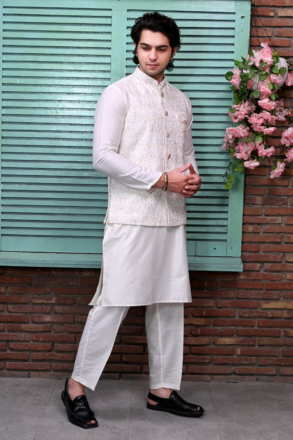 Men white embroidered Waist Coat